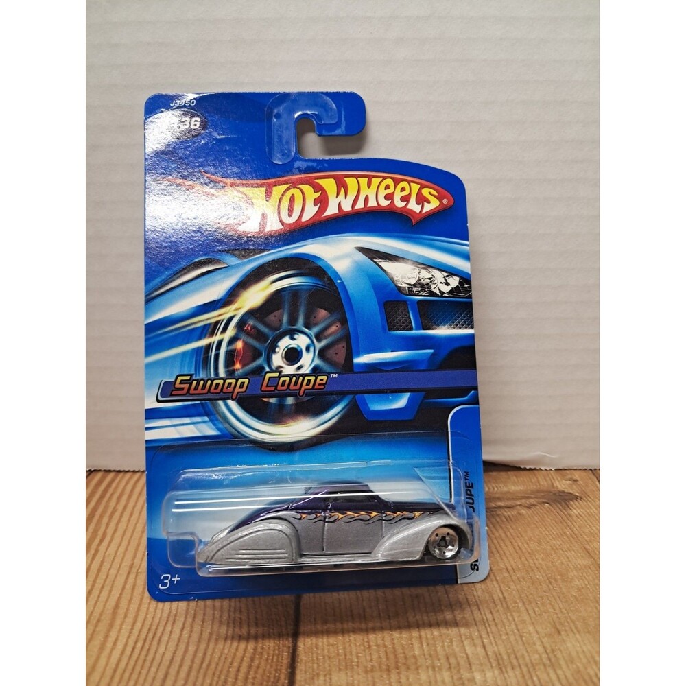 Hot Wheels Swoop Coupe 1:64 Silver Diecast Unopened 2006 Vehicle Year 2003
